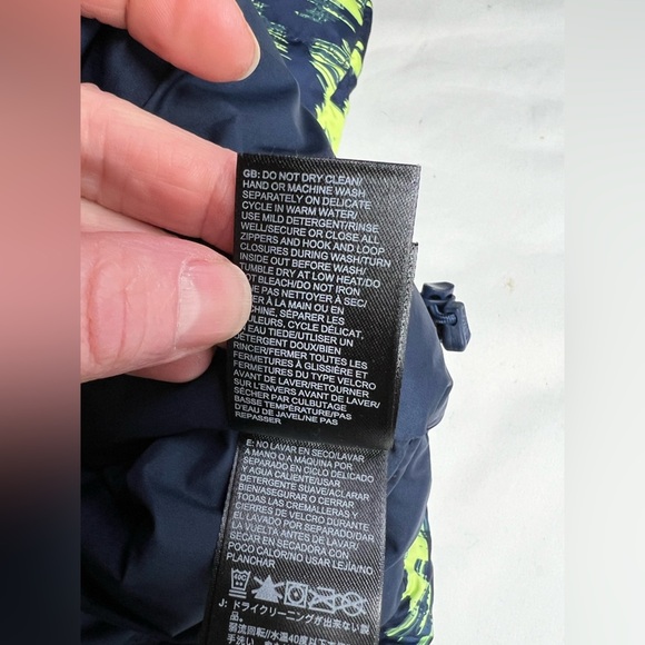 THE NORTH FACE Women’s Navy and yellow NUPTSE 2 Puffer vest size M - Picture 12 of 14